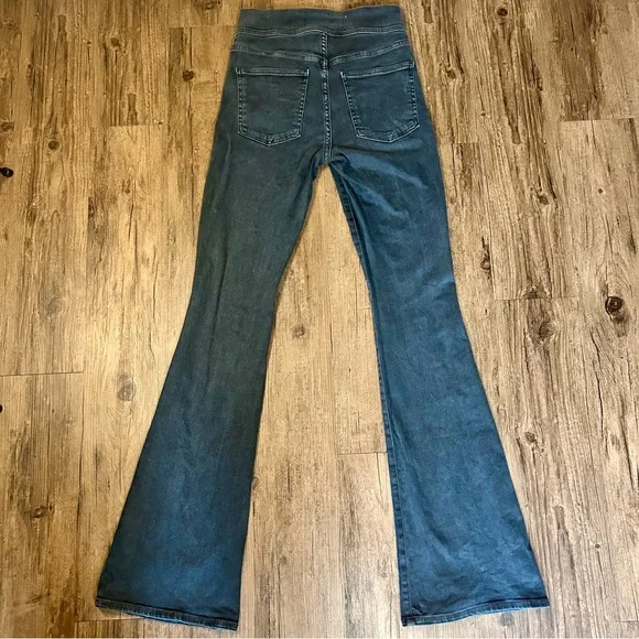 Veronica Beard Beverly Skinny Flare Jeans - Picture 12 of 12